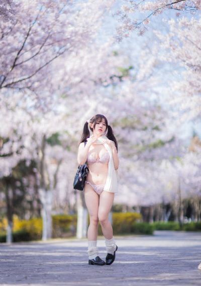 蜜桃三_DVD电影免费在线