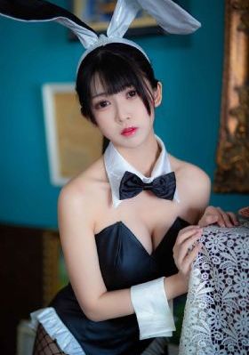 小妖精你喷的到处都是视频_1080完整版观看